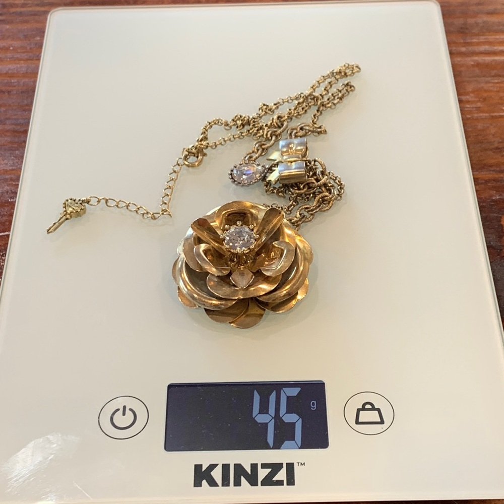 Vintage Betsey Johnson Gold 3D Rose Flower Necklace - Picture 6 of 17